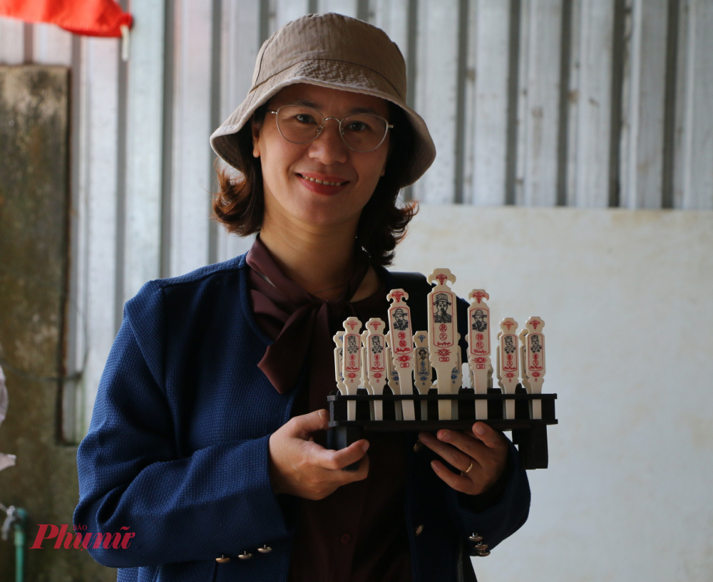 Trong dòng chảy không ngừng của thời gian, nghề làm xăm hường hôm nay có thể chỉ còn lại trong một góc nhỏ của thành phố