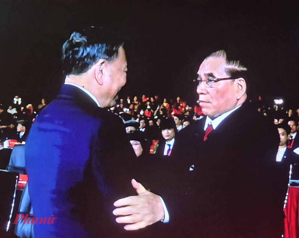 Nguyên tổng bí thư Nông Đức Mạnh