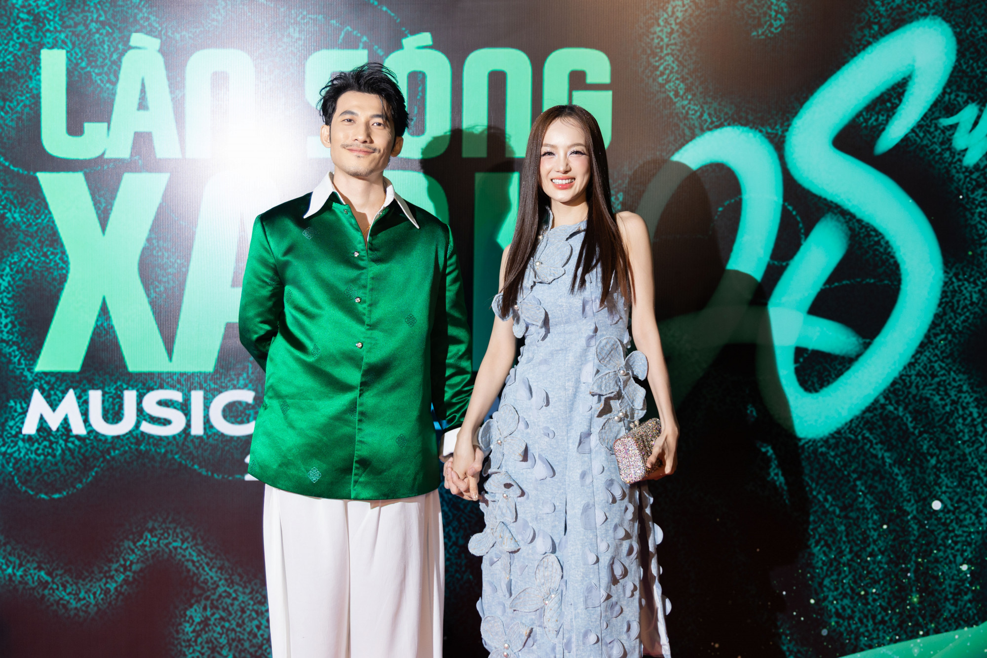 Sự kiện cũng thu hút nhiều anh trai, anh tài bước ra từ Anh trai vượt ngàn chông gai, Anh trai say hi. Trong đó, diễn viên Liên Bỉnh Phát đi cùng bạn gái, ca sĩ Ngọc Kayla. 