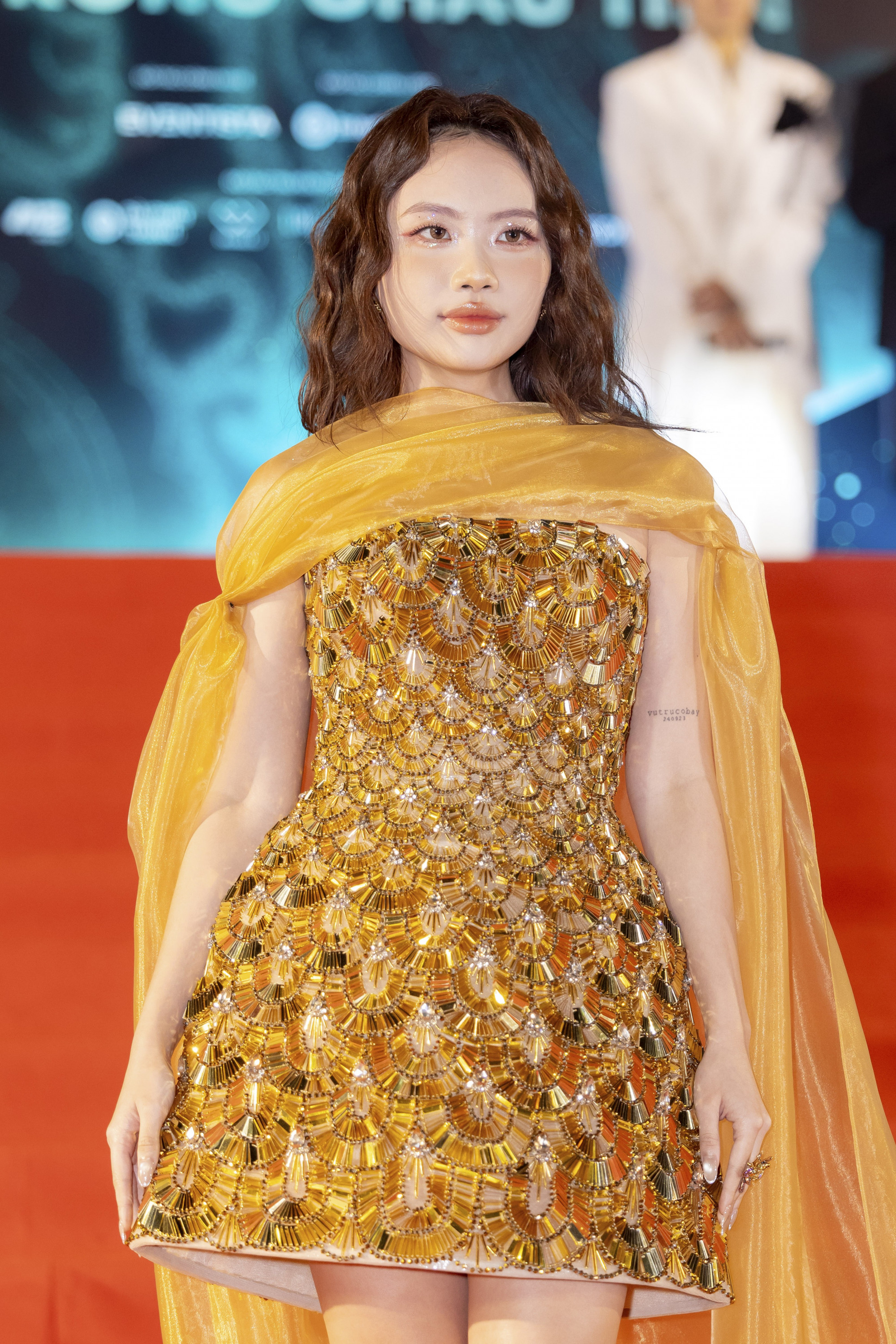 Phương Mỹ Chi nhận nhiều đề cử tại giải thưởng năm nay. Ca sĩ gây bất ngờ khi xuất hiện trên thảm đỏ với trang phục trẻ trung, quyền rũ khác hẳn với hình ảnh thường thấy trong những bộ cánh mang đậm âm hưởng văn hoá truyền thống. Đặc biệt, tại Làn Sóng Xanh năm nay, Phương Mỹ Chi lập kỷ lục khi có 13 ca khúc lọt vào bảng xếp hạng. 