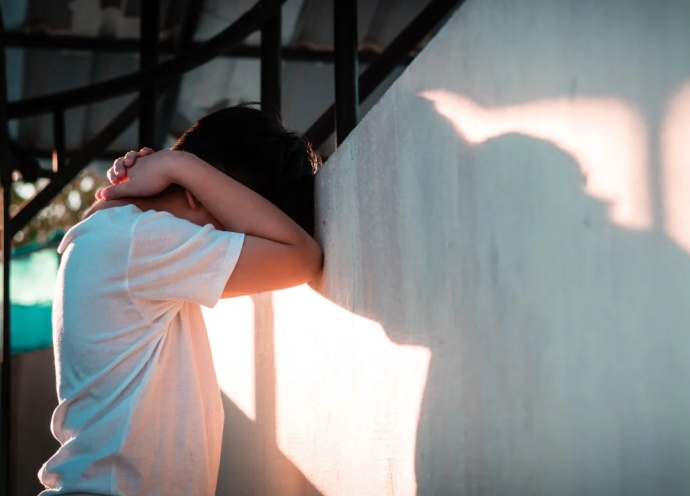 Trong khi tỷ lệ tự tử ở nhóm tuổi lớn hơn đều giảm thì học sinh Nhật Bản lại tự tử nhiều hơn