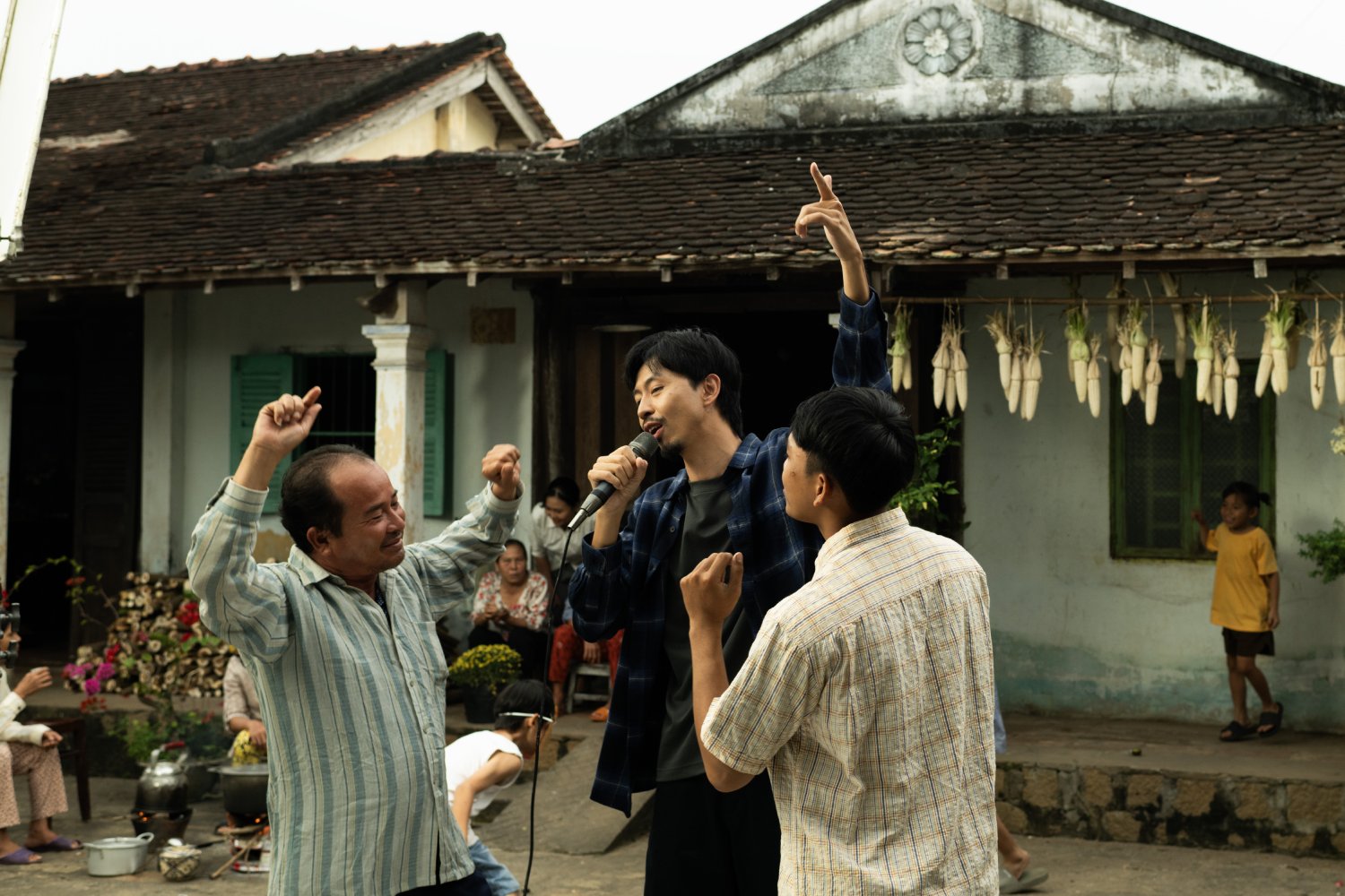 Ảnh: cắt từ MV