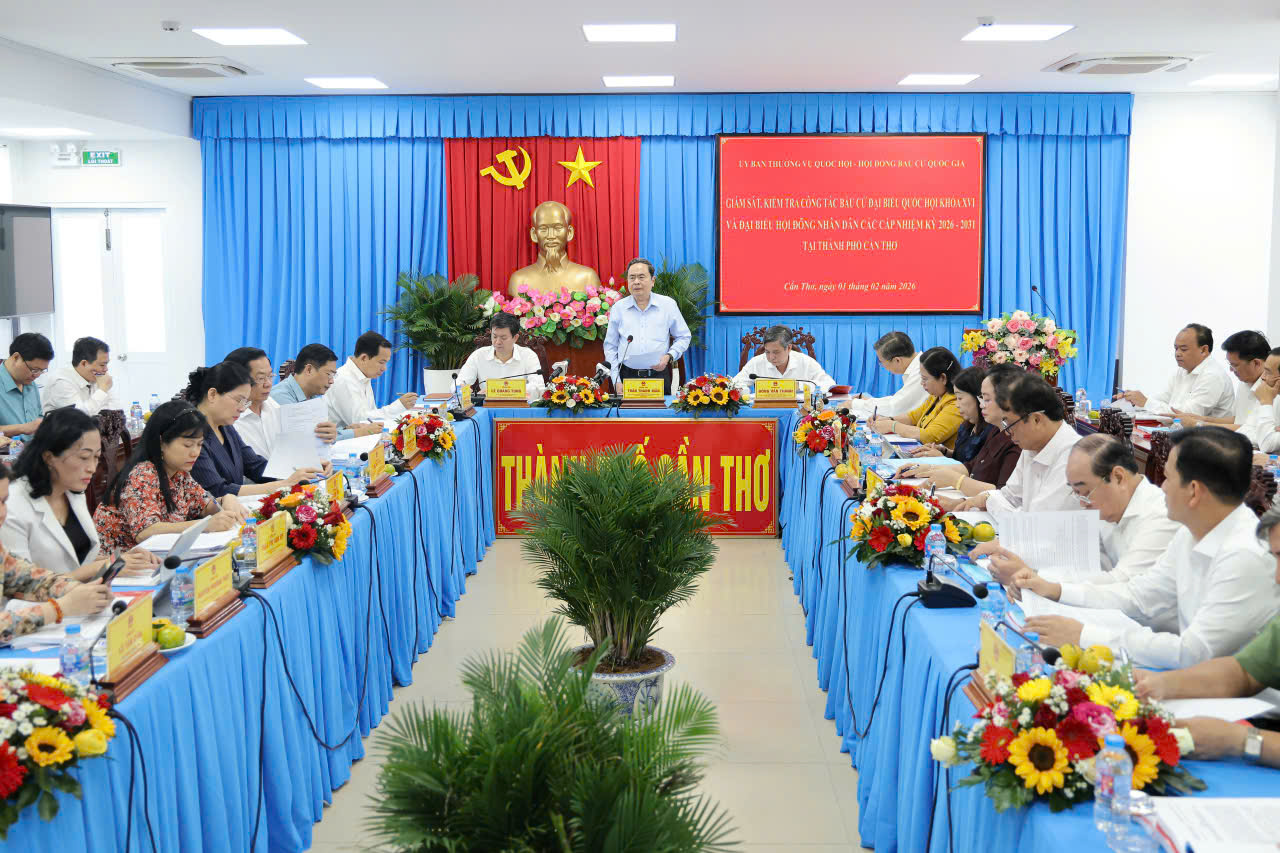 ông Trần Thanh Mẫn - Chủ tịch Quốc hội và Đoàn công tác đã làm việc với Ủy ban Bầu cử TP Cần Thơ.