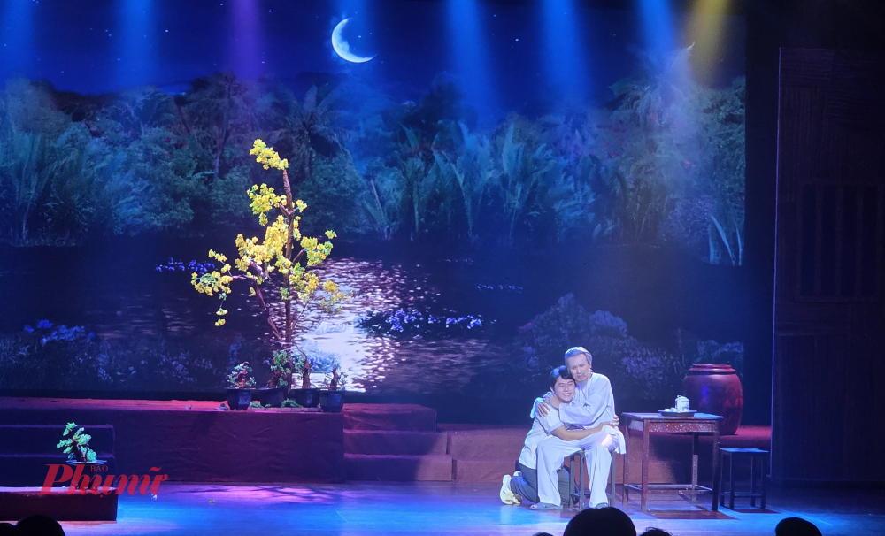 Cây lẻ bạn có bối cảnh miền Tây sông nước