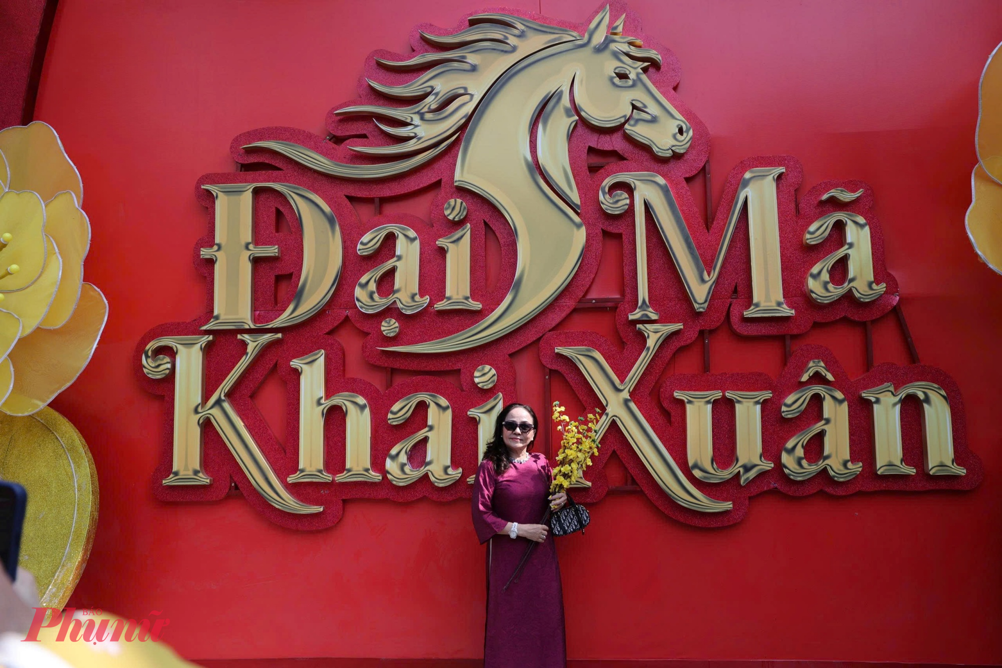 Lễ hội Tết Việt không gian văn hóa mùa xuân đặc sắc, nơi những giá trị truyền thống được tôn vinh trong hơi thở đương đại, mang đến trải nghiệm rộn ràng cho người dân và du khách khi xuân về.