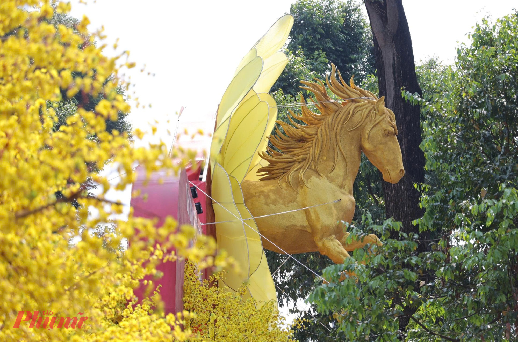 Theo lãnh đạo Nhà Văn hóa Thanh niên, ý nghĩa của hình tượng này là tạo nên điểm nhấn của một mùa xuân rực rỡ, khát vọng bức phá.