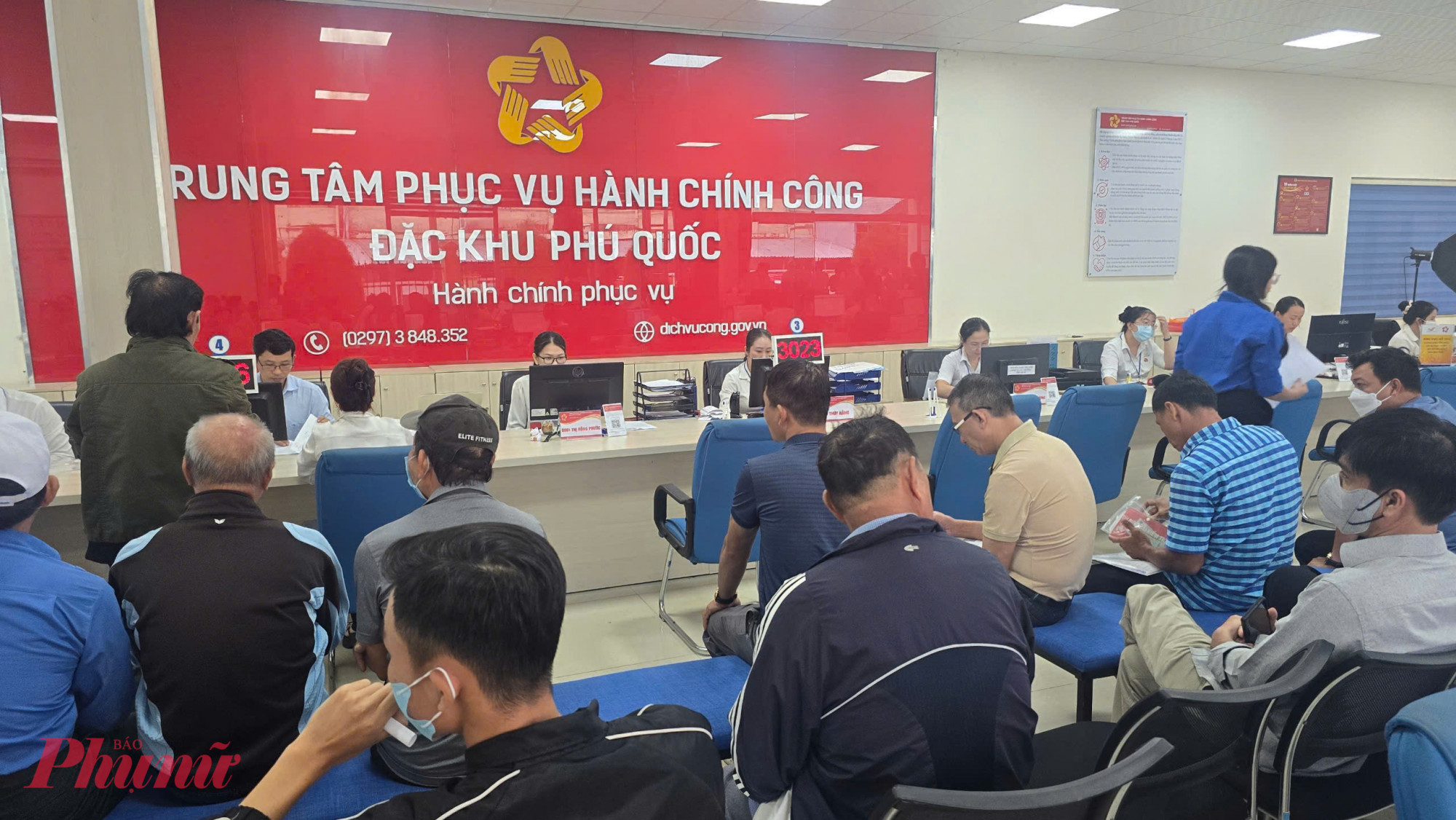 Để tồn 3.845 hồ sơ, đặc khu Phú Quốc bị UBND tỉnh An Giang nhắc nhở - Ảnh Phú Hữu