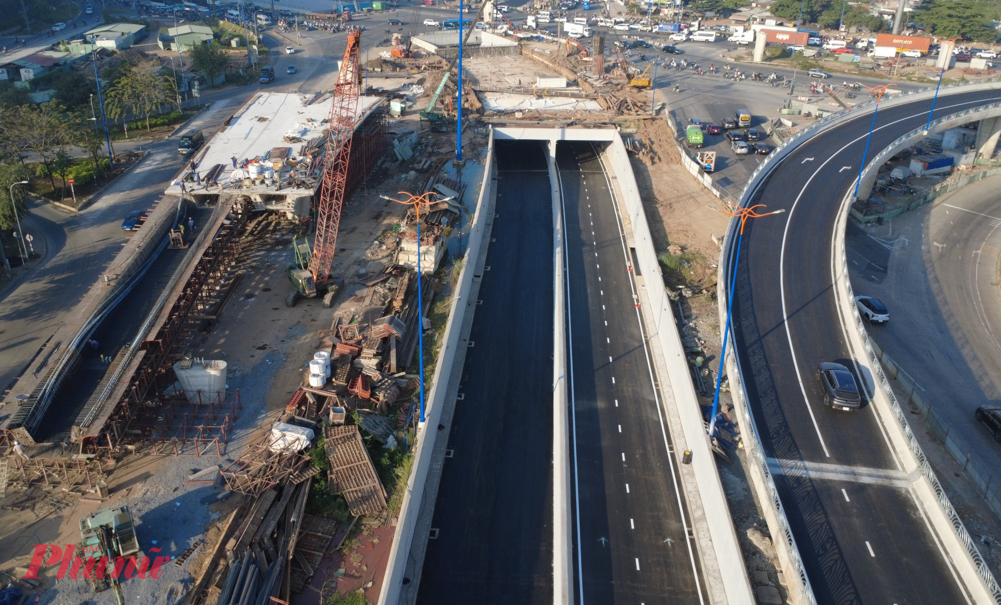 Điểm đầu tiếp giáp đường đầu cầu Bà Dạt (phía Mai Chí Thọ). + Điểm cuối tại trên đường Mai Chí Thọ hướng về hầm vượt sông Sài Gòn (tiếp giáp đường dẫn kết nối hầm HC1-01). 