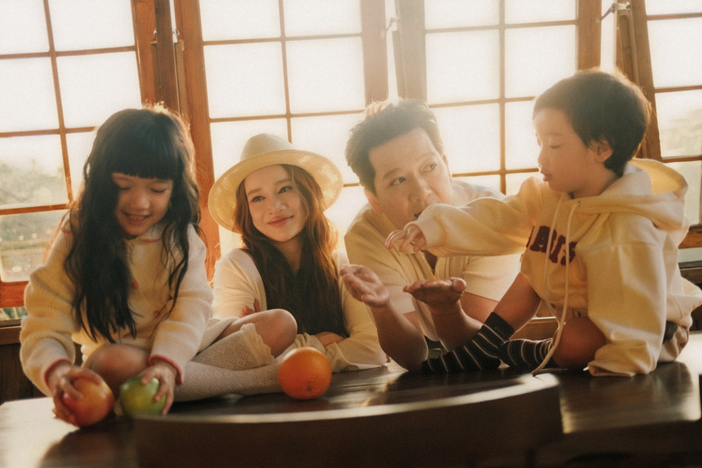 Không chỉ là người vợ, Nhã Phương còn đồng hành cùng Trường Giang với vai trò Giám đốc casting cho dự án điện ảnh sắp ra mắt - Ảnh: Nhã Phương