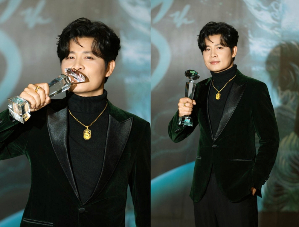 Nhạc sĩ Nguyễn Văn Chung nhận được giải thưởng Đặc biệt cho Viết tiếp câu chuyện hòa bình tại Làn Sóng Xanh 2025, kết hợp cùng các ca sĩ Duyên Quỳnh, Võ Hạ Trâm, Tùng Dương,  Đông Hùng - Ảnh do nghệ sĩ cung cấp