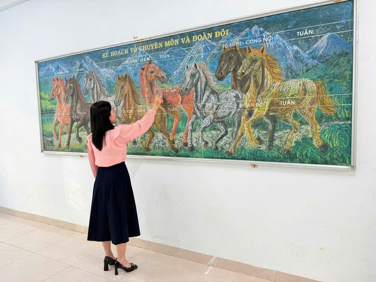 Phần hậu cảnh cũng được cô Trâm phác họa công phu với hình ảnh núi tuyết và đồng ruộng, như một ẩn dụ về hành trình vượt qua gian nan, thử thách để chạm tới thành công.