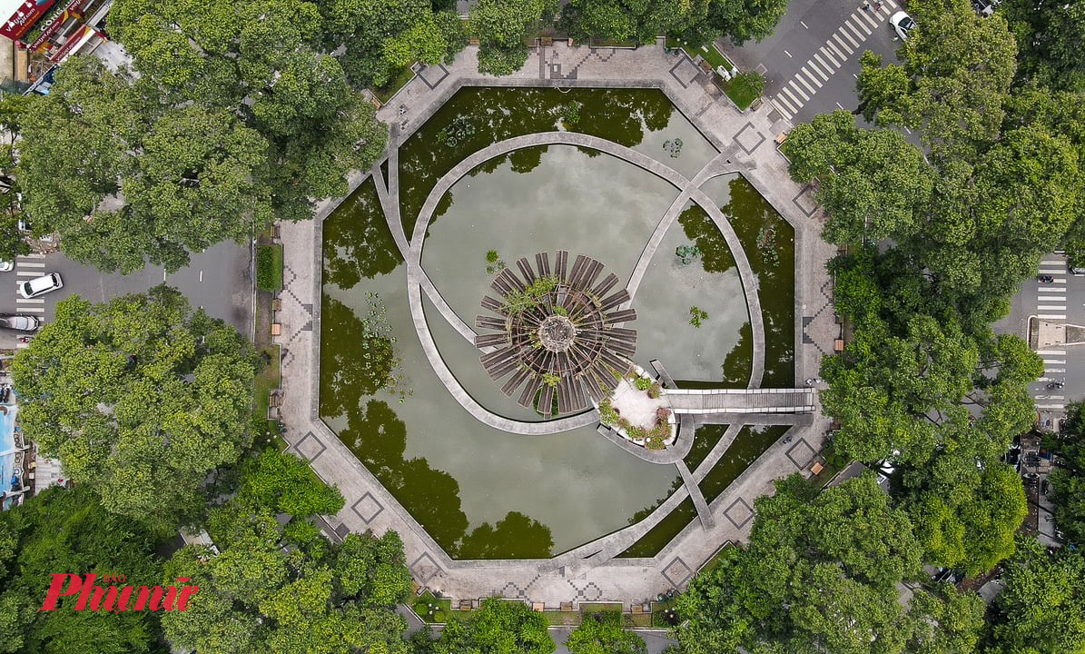 Lãnh đạo các hội chuyên ngành tại TPHCM cho rằng cần trả lại màu sắc nguyên bản cho hồ Con Rùa - Ảnh: Thanh Tâm