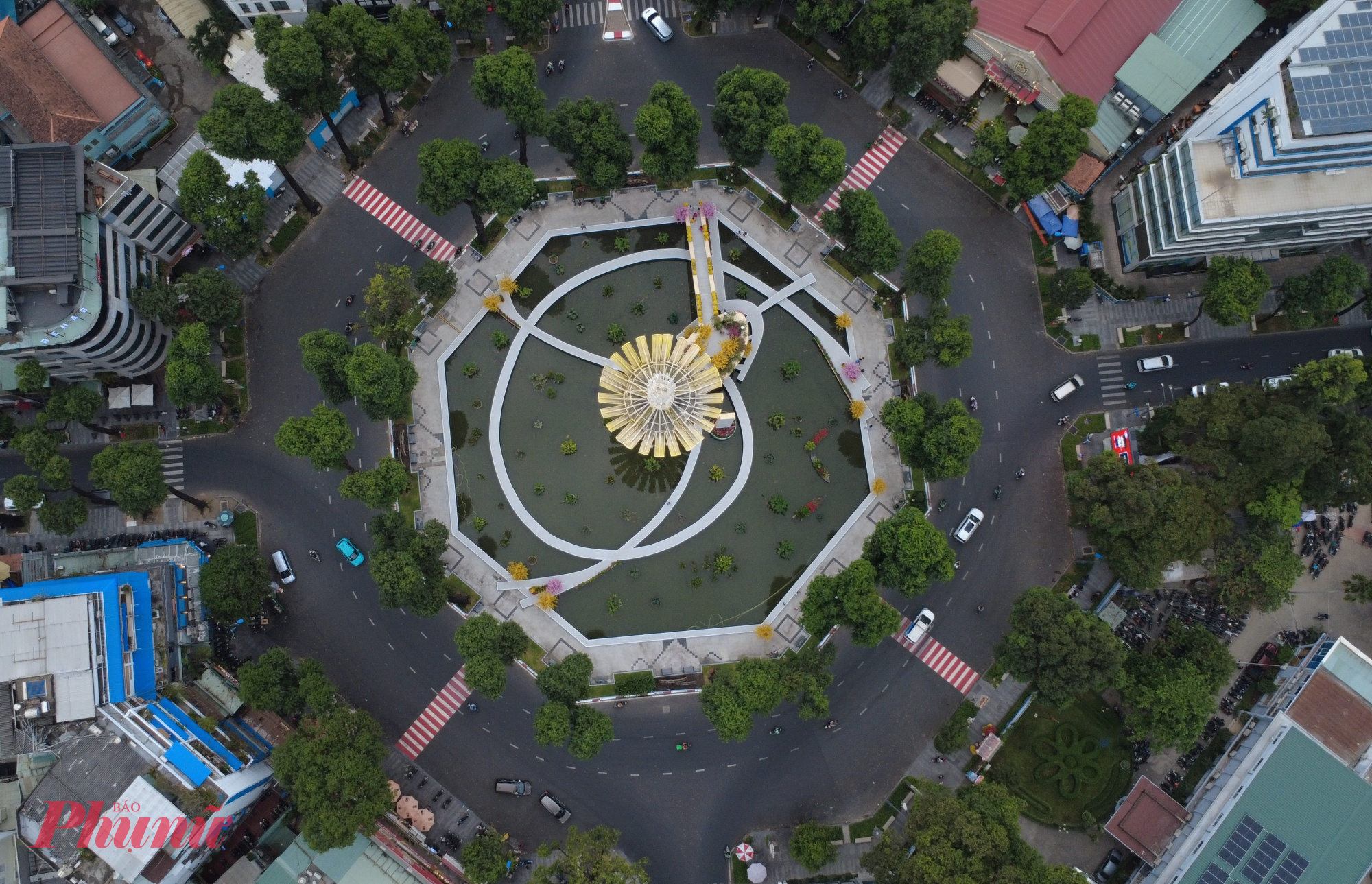 Cùng với Chợ Bến Thành, Hồ Con Rùa cũng đã hoàn thành công tác chỉnh trang.