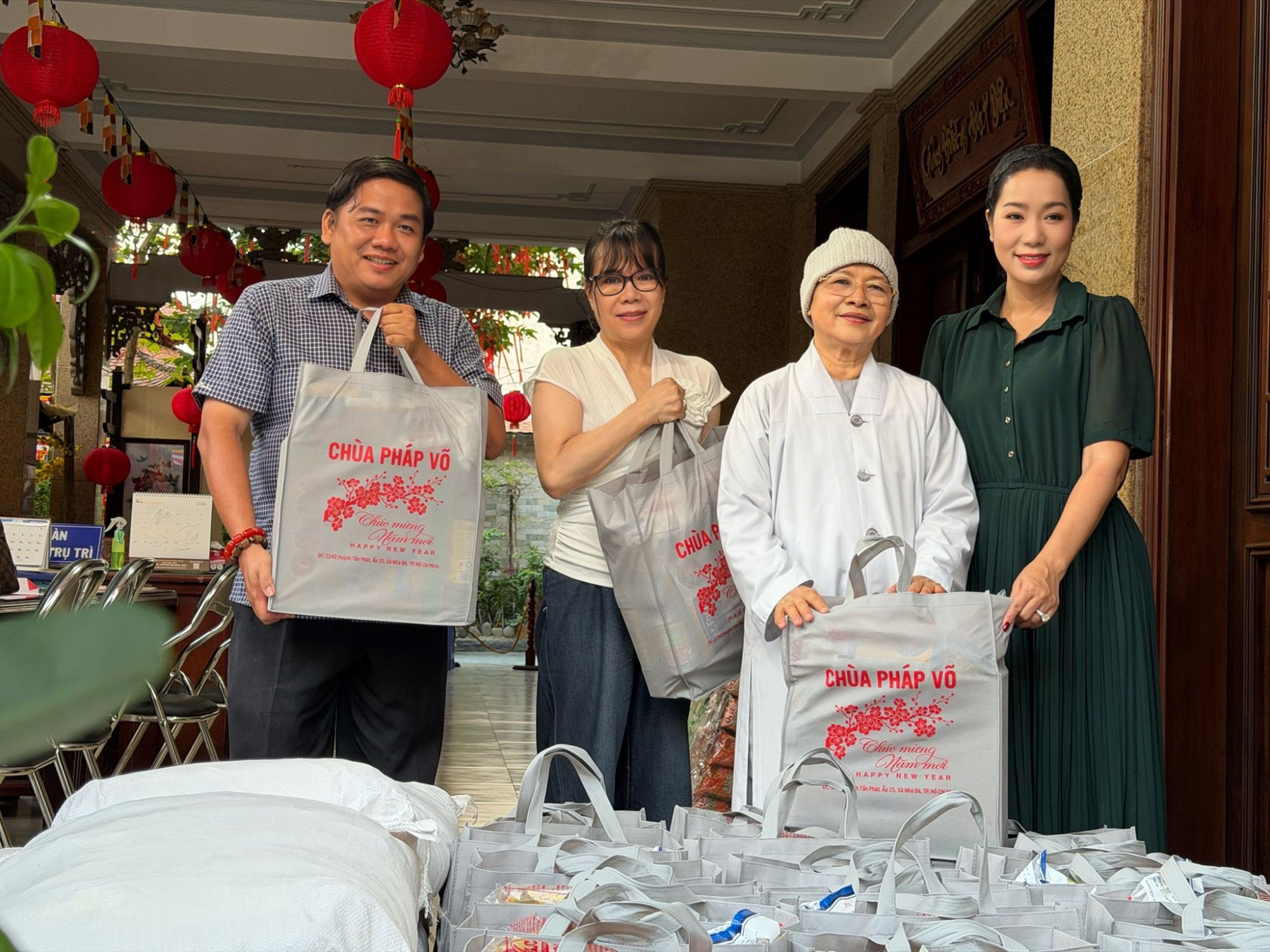 Nữ nghệ sĩ thường xuyên tham gia các hoạt động từ thiện. Ảnh: Trịnh Kim Chi