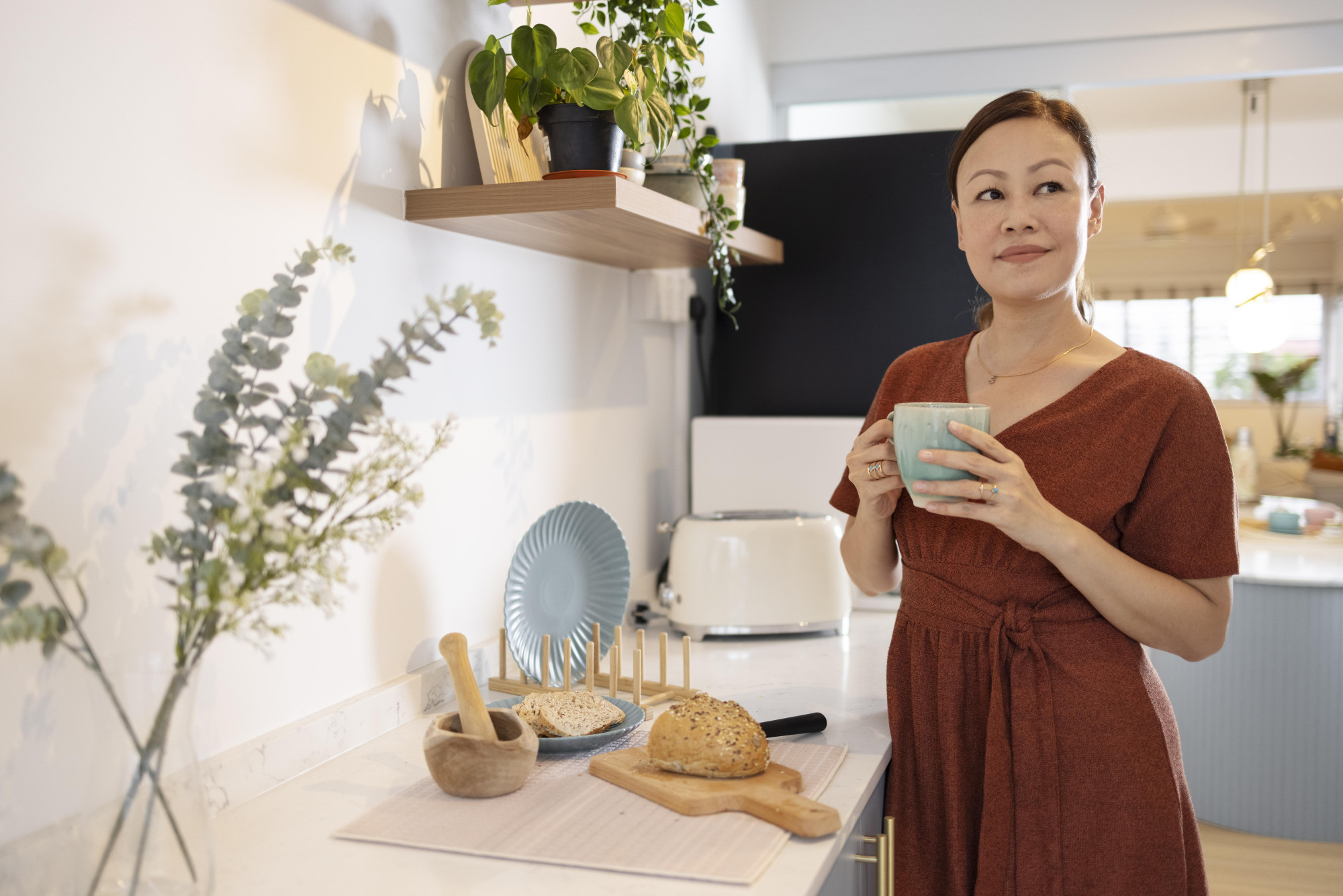 Một chút liều lĩnh rất đàn bà để thấy mình vẫn đang sống trọn vẹn (ảnh: Freepik)