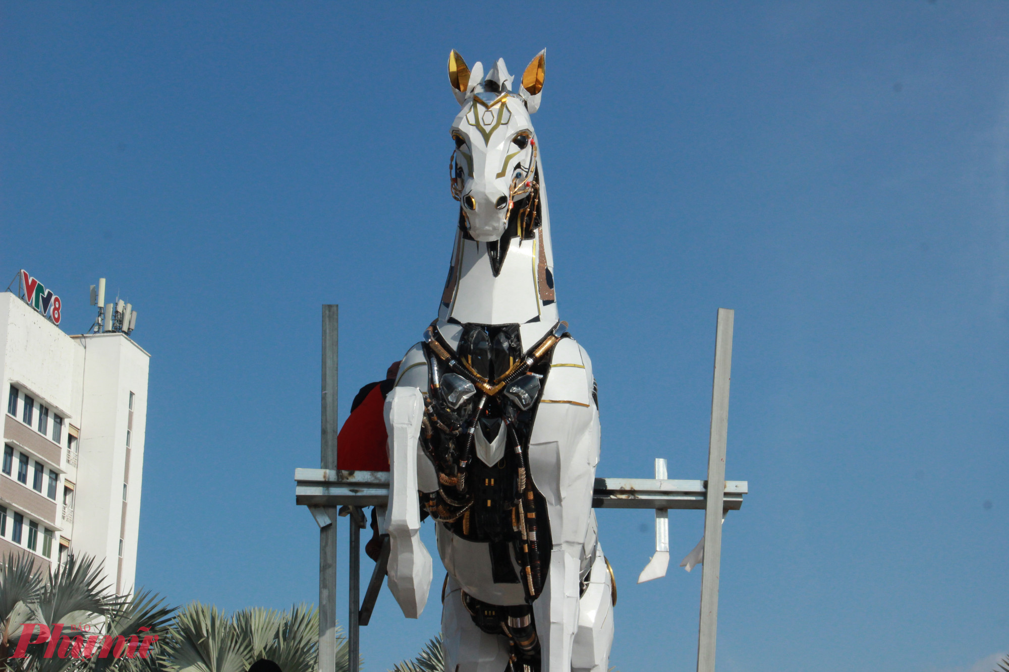 Ý tưởng tổng thể của bộ đôi linh vật được Công ty TNHH HUNI Việt Nam tài trợ và đề xuất, mang tính xuyên suốt, giàu chiều sâu về bản sắc văn hóa và định hướng phát triển đô thị hiện đại của Đà Nẵng.