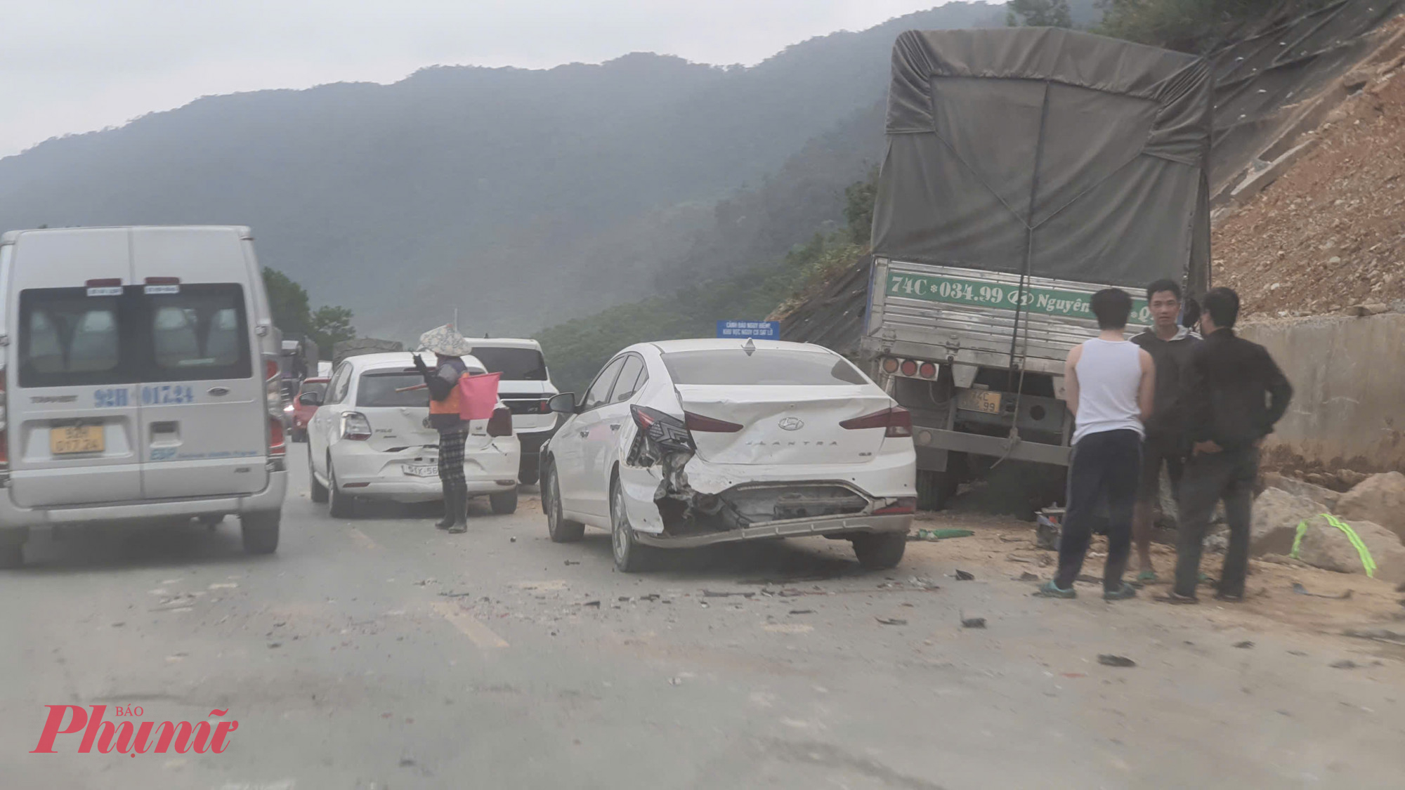 Vụ tai nạn liên hoàn vào ngày 4/1/2026 khiến 11 xe ô tô gặp nạn trên cao tốc La Sơn-Hoà Liên_Ảnh: Lê Đình Dũng.