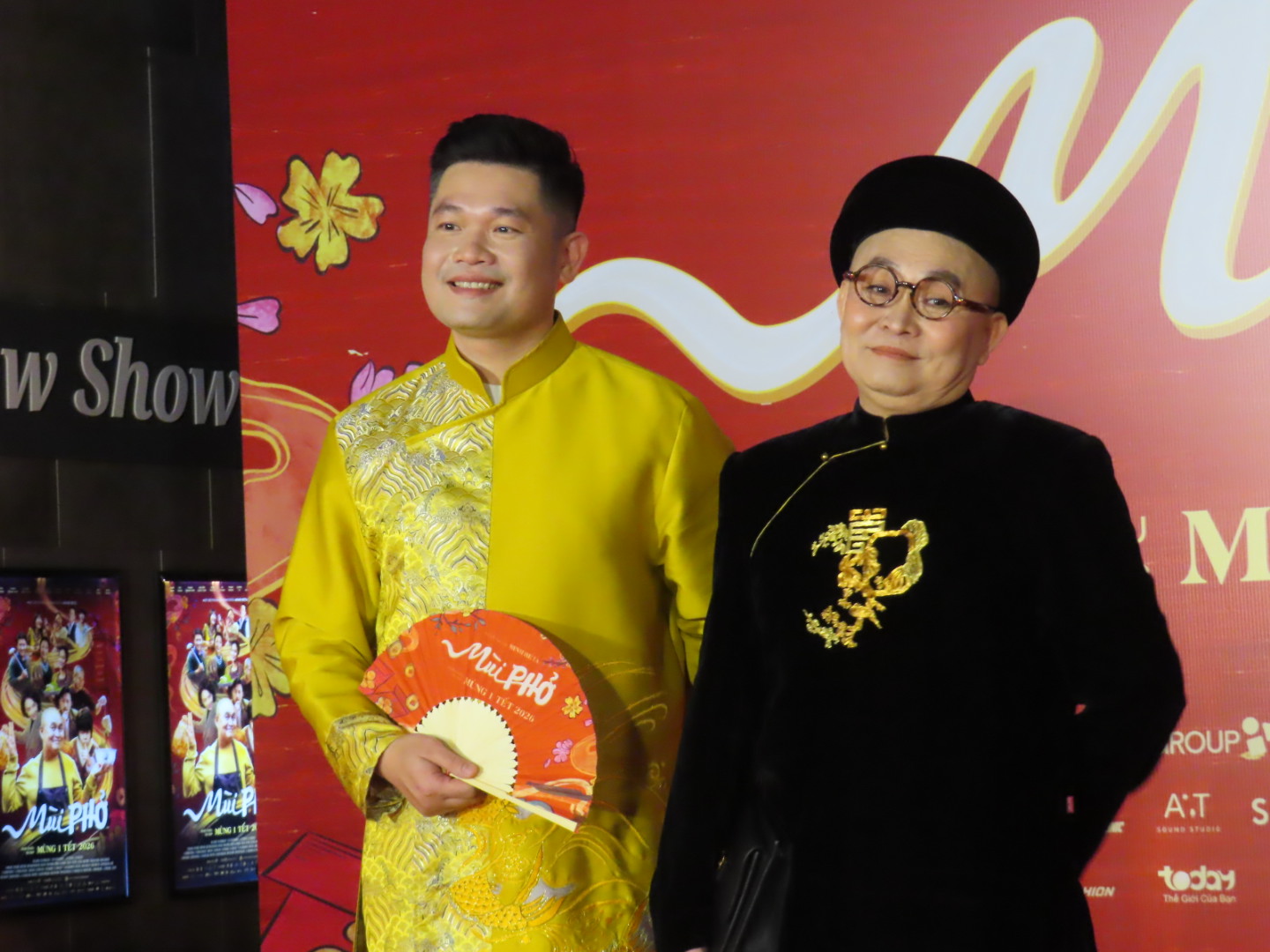 NSND Xuân Hinh và diễn viên Cường Cá - người có phong cách hài giống NSND Xuân Hinh 