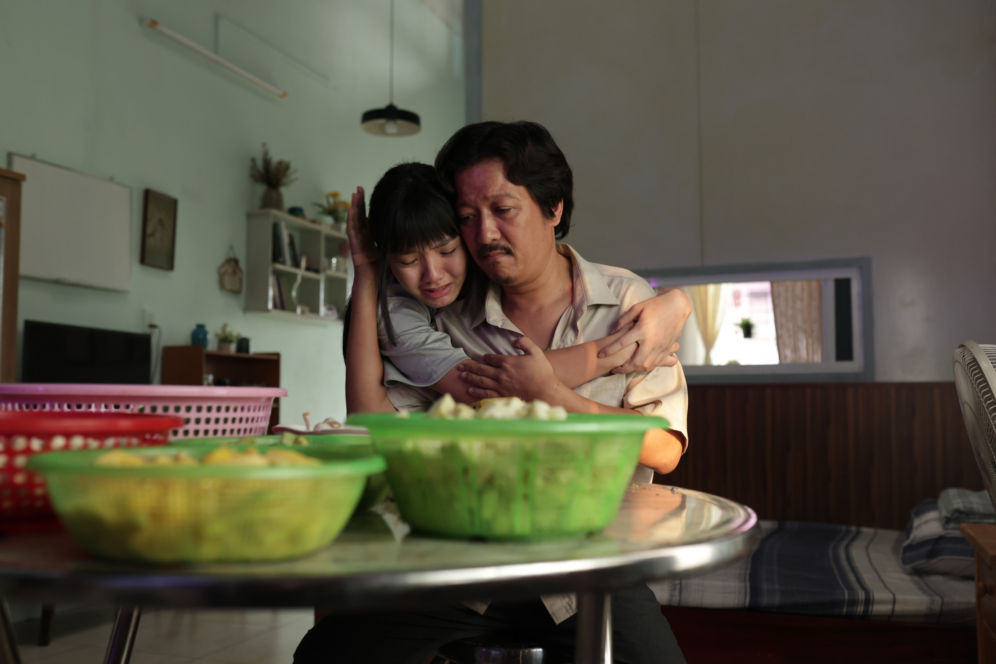 Trường Giang và Đoàn Minh Anh vào vai 2 cha con 