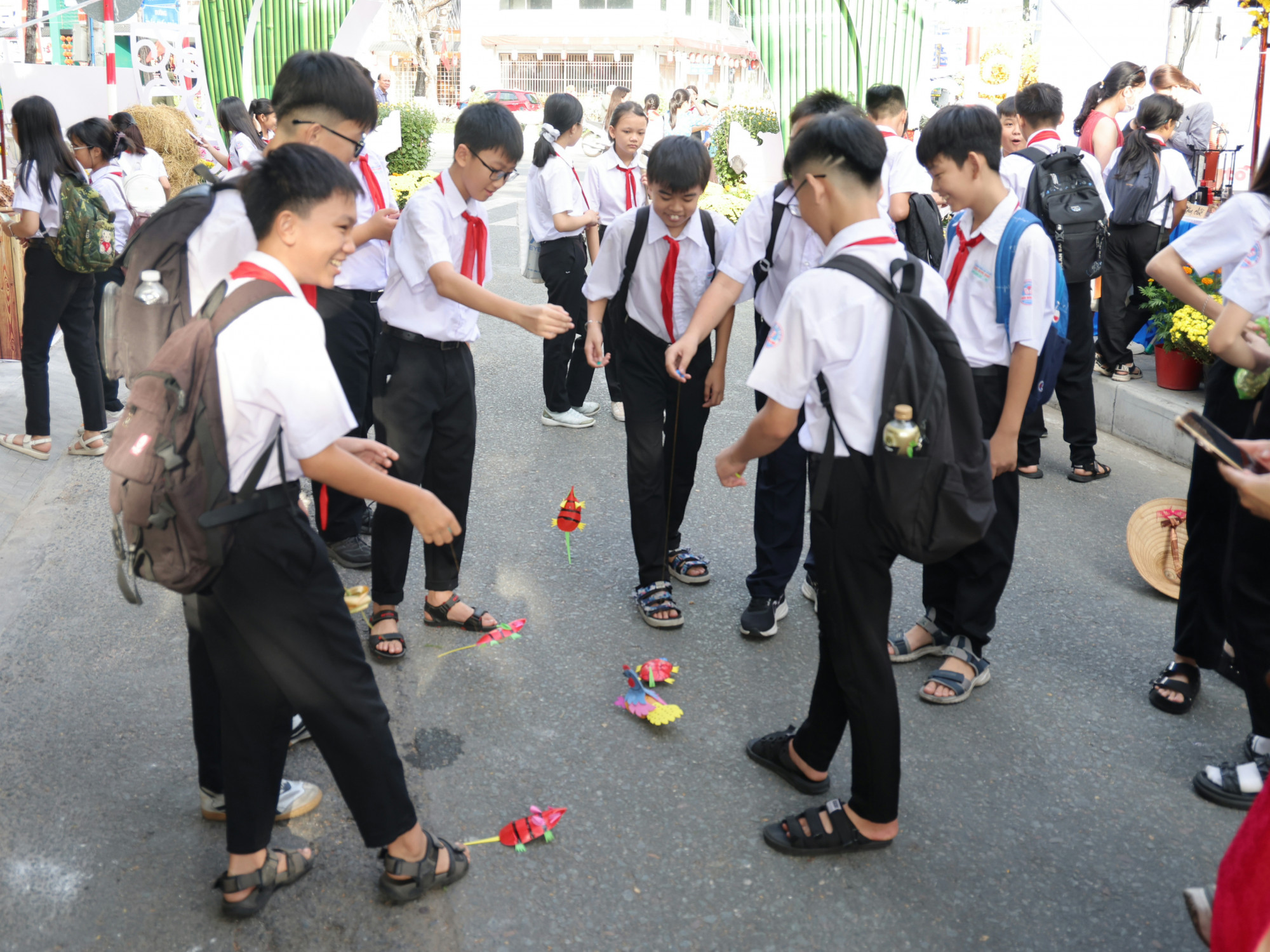 Các em học sinh tham gia chương trình. Ảnh: Trung Phạm