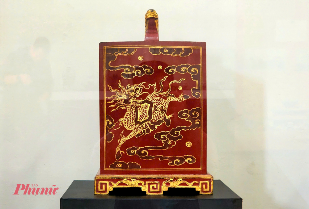 Trong khi đó, ngựa là con vật đứng thứ 7 trong 12 con giáp, là biểu tượng của sức mạnh, sự bền bỉ và gắn liền với nhiều mặt của đời sống xã hội. 