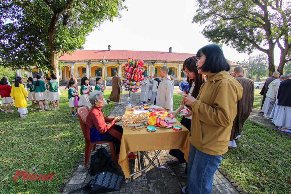 Thông qua hệ thống hiện vật, tư liệu và hình ảnh được trưng bày, triển lãm mang đến cho công chúng cái nhìn sâu sắc và gần gũi hơn về vai trò của ngựa trong đời sống cung đình xưa, đồng thời giới thiệu hình tượng Long Mã như biểu trưng cho điềm lành, trí tuệ và khát vọng hưng thịnh của quốc gia dưới triều Nguyễn. 