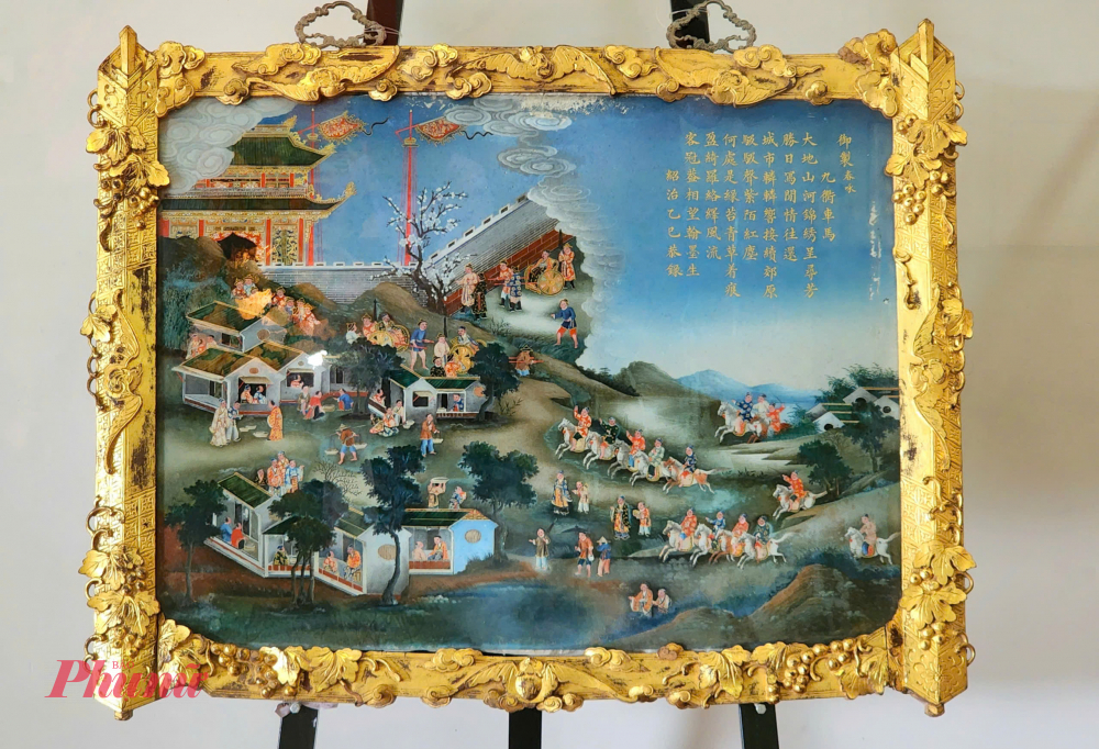 Hình tượng long mã cũng xuất hiện trên logo Festival Huế lần đầu tiên vào năm 2000 và trở thành biểu tượng nhận diện xuyên suốt các kỳ lễ hội cho đến nay.