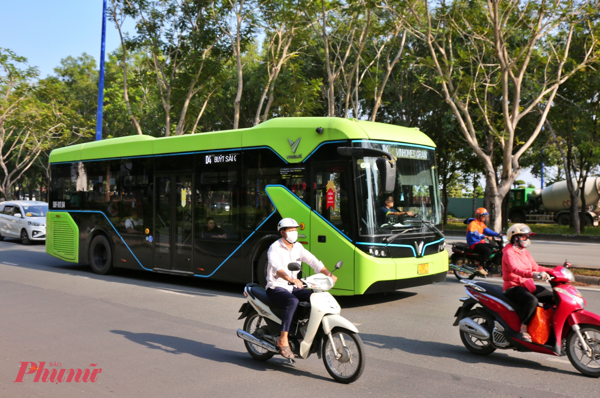 Xe buýt điện VinBus hoạt động ở TPHCM - Ảnh: Nguyễn Văn