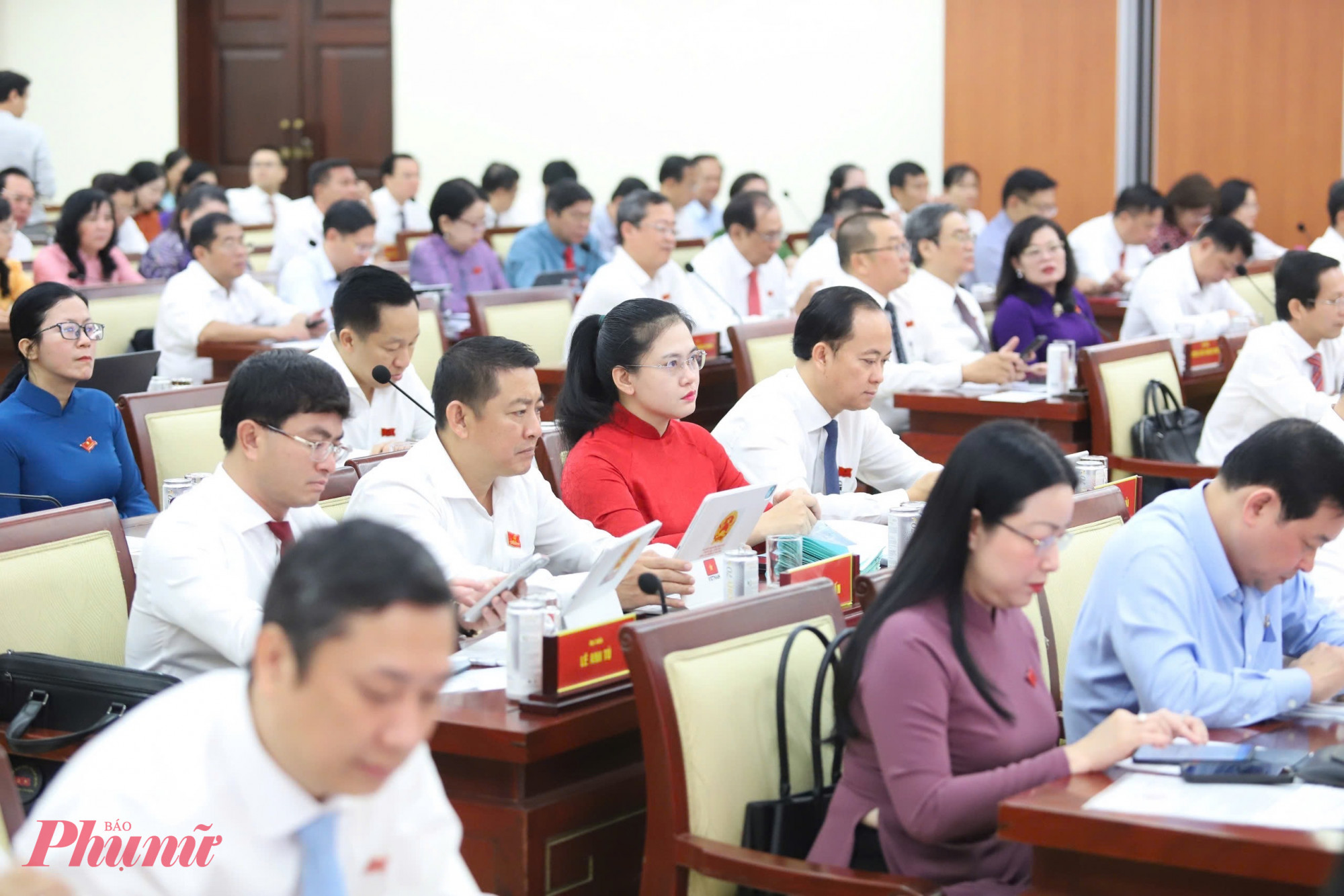 Các đại biểu tham dự Kỳ họp thứ 8, HĐND TPHCM sáng 6/2 - Ảnh: Thanh Tâm