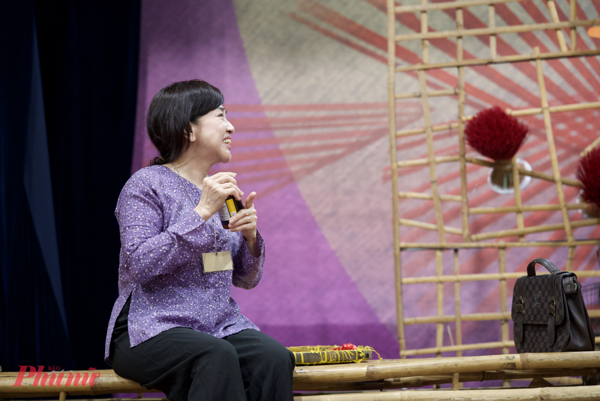 Ở tuổi U70, nghệ sĩ Phương Hồng Thuỷ vẫn tràn đầy năng lượng. Chị cho biết với một nghệ sĩ còn được đứng sân khấu là điều hết sức quý giá nên luôn trân trọng từng giây phút. 