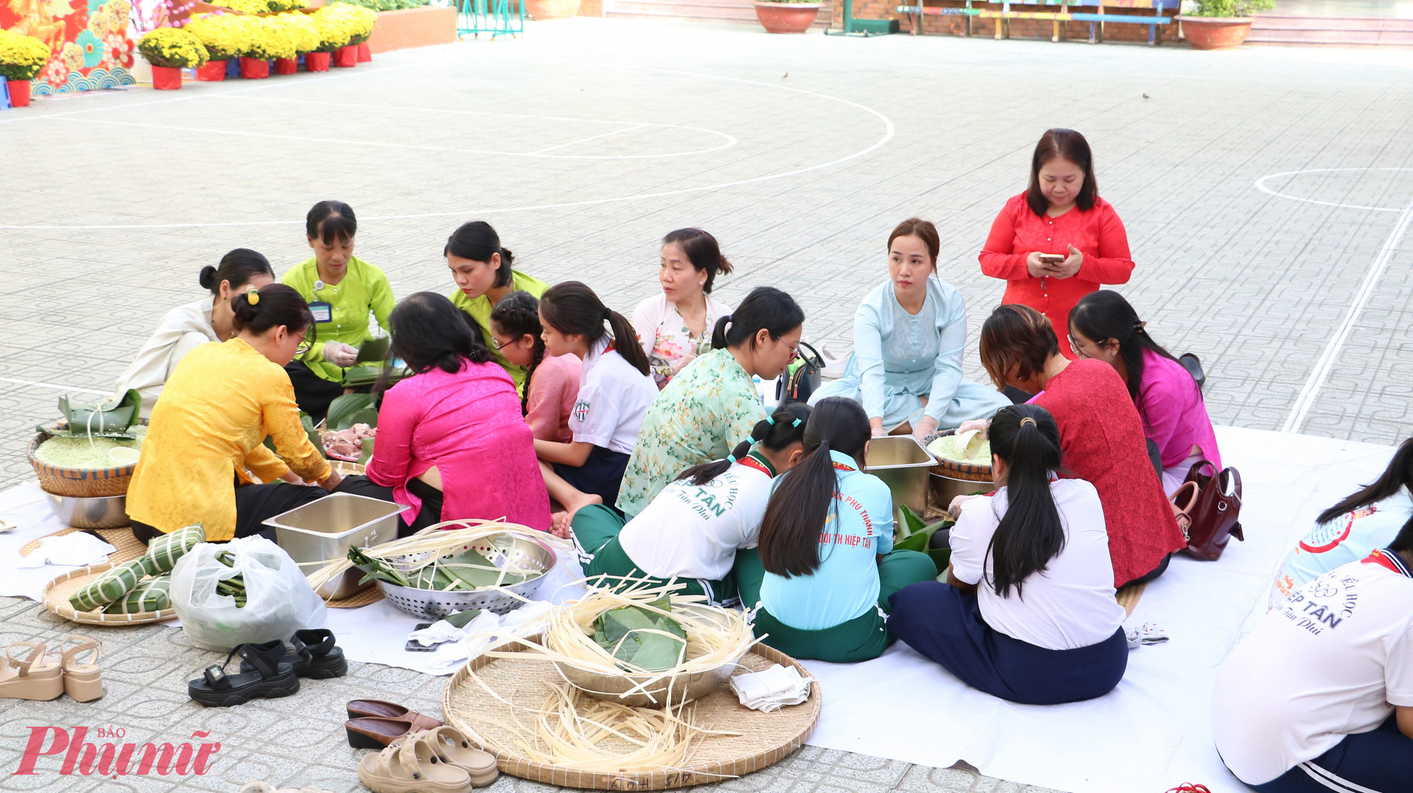 Không khí ngày xuân ngập tràn tại sân Trường tiểu học Hiệp Tân