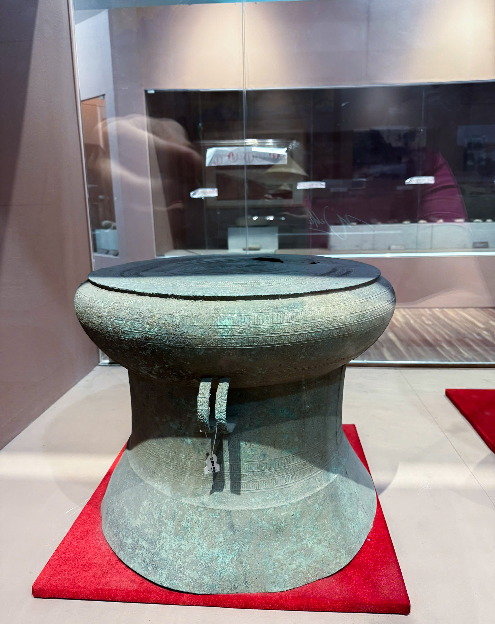 Những chiếc trống này có niên đại từ thế kỷ III đến thế kỷ I trước Công nguyên, đã được nhiều chuyên gia về văn hóa Đông Sơn nghiên cứu, đánh giá, kiểm tra niên đại và đều thống nhất cho rằng đây là những chiếc trống Đông Sơn tiêu biểu. 