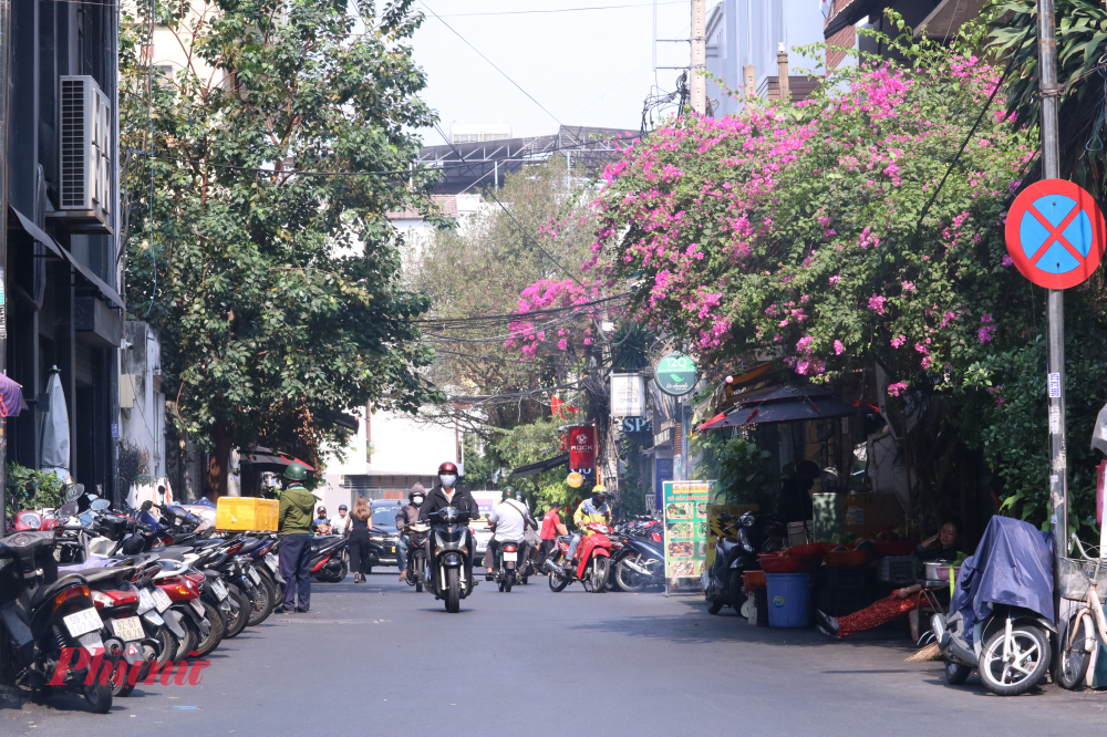 Một đoạn đường Phạm Khắc nhìn từ hướng đường Nguyễn Thị Minh Khai - Ảnh: Phương Nhã
