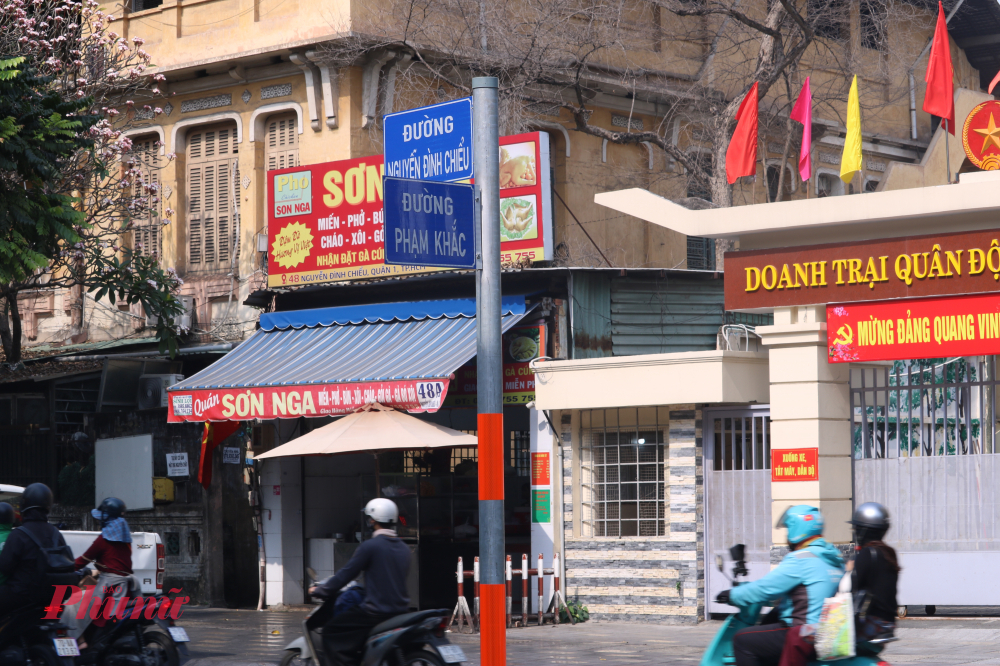 Với những cống hiến tận tụy cho nghệ thuật nước nhà, con đường mang tên ông con đường mang tên ông giờ đây trở thành một phần của di sản văn hóa thành phố - Ảnh: Phương Nhã