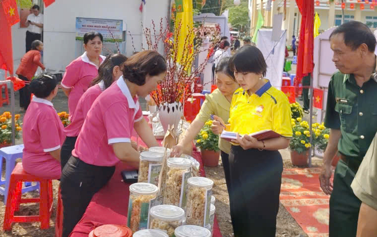 Hội LHPN đặc khu Côn Đảio tổ chức các hoạt động mừng xuân trong chuỗi Chương trình “Xuân Đoàn kết - Tết Nghĩa tình”