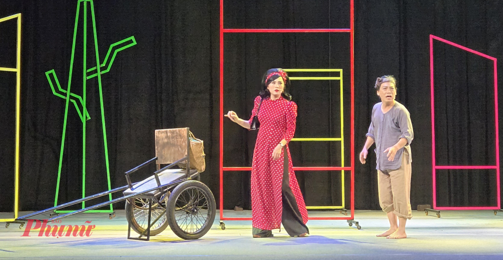 Mã đáo khai xuân được tác giả Hoàng Mẫn cảm tác từ truyện Người ngựa - Ngựa người của Nguyễn Công Hoan.