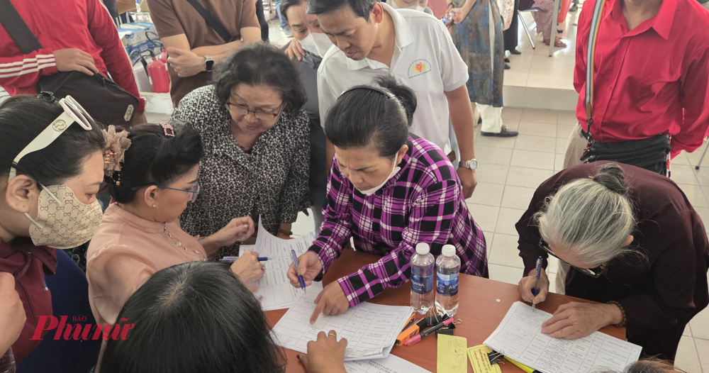 NSND Phượng Loan và 