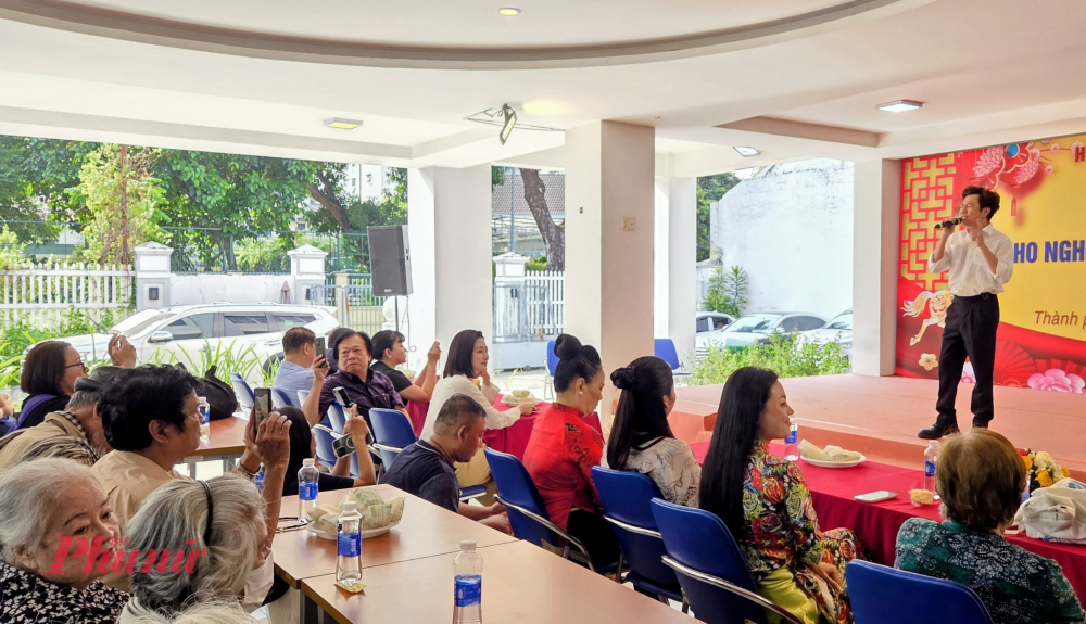 Ca sĩ Quốc Đại gửi đến mọi người ca khúc mừng Xuân.