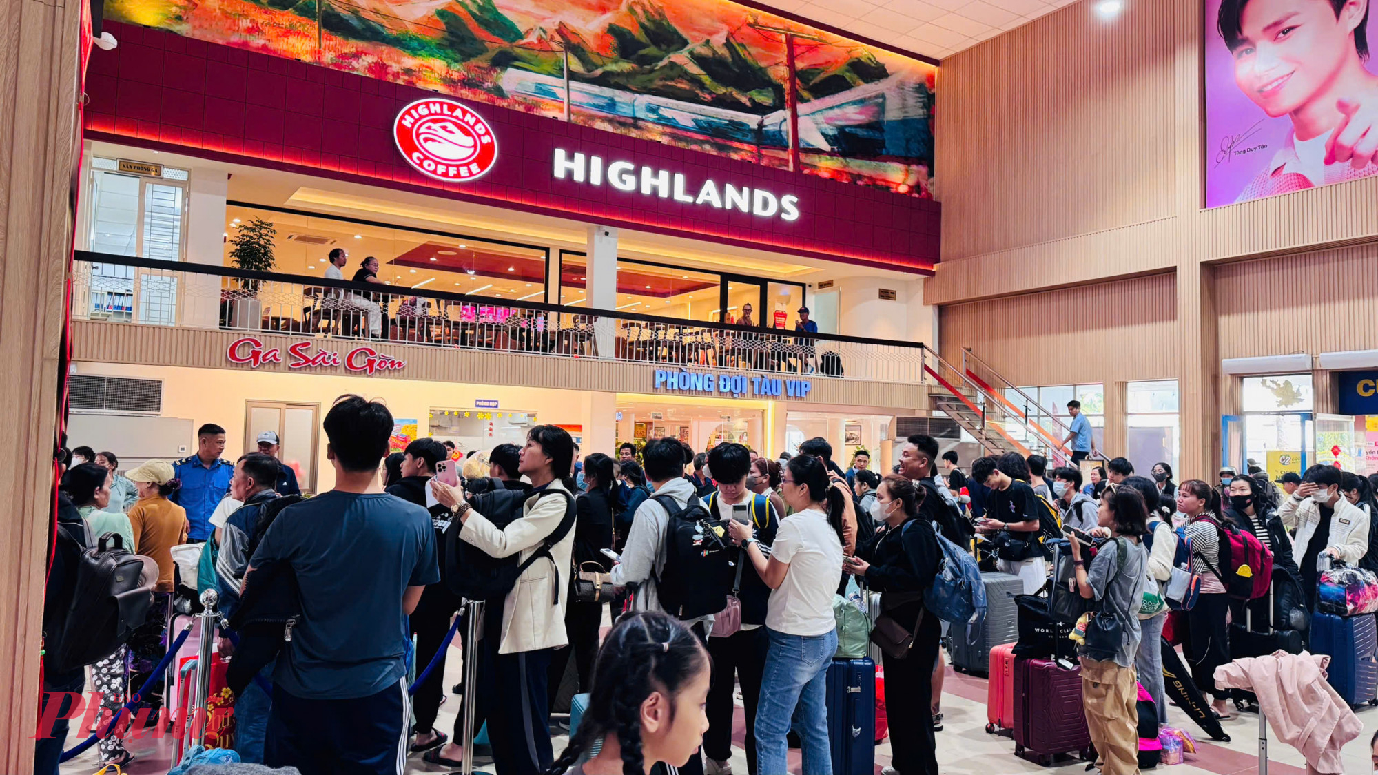 Những ngày qua có hàng chục hành khách trễ chuyến tàu do kẹt xe cận tết, dự báo sẽ tiếp tục 