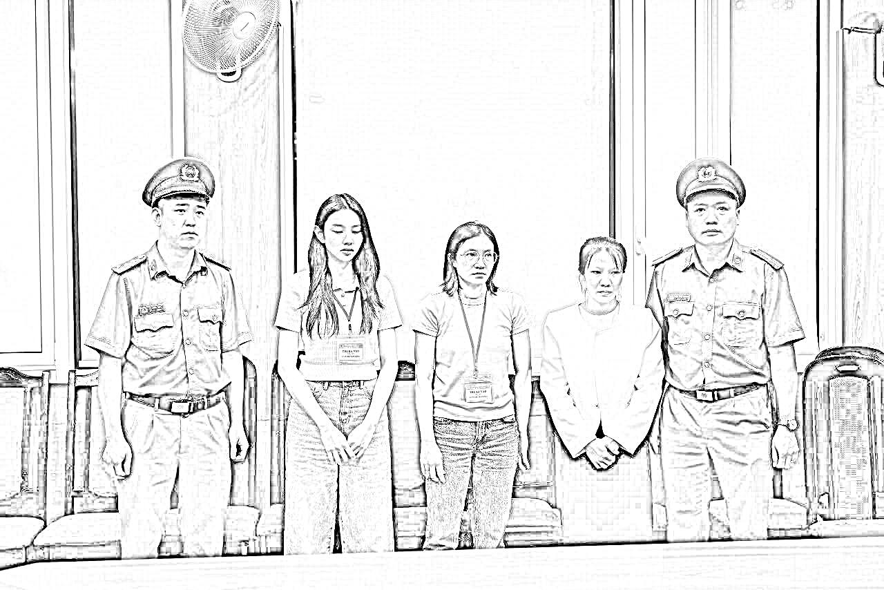 Cơ quan CSĐT Bộ Công an đã ra Quyết định khởi tố bị can, bắt tạm giam Nguyễn Thúc Thùy Tiên (Hoa hậu Hòa bình Quốc tế năm 2021) về tội lừa dối khách hàng, quy định tại khoản 2 Điều 198 Bộ luật Hình sự. Nguyễn Thúc Thùy Tiên có vai trò đồng phạm với các bị can thuộc Công ty CP Tập đoàn Chị Em Rọt