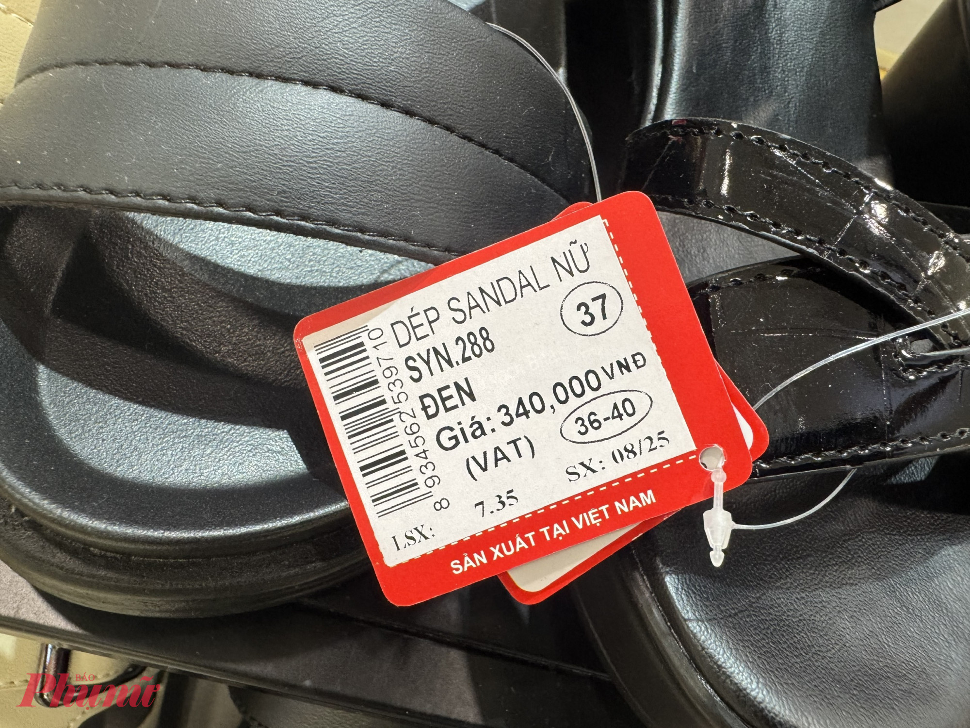 Nếu trước đây, các sản phẩm giảm giá thường là các sản phẩm đã sản xuất từ 1-2 năm trước. Nhưng hiện nay sản phẩm giảm giá 