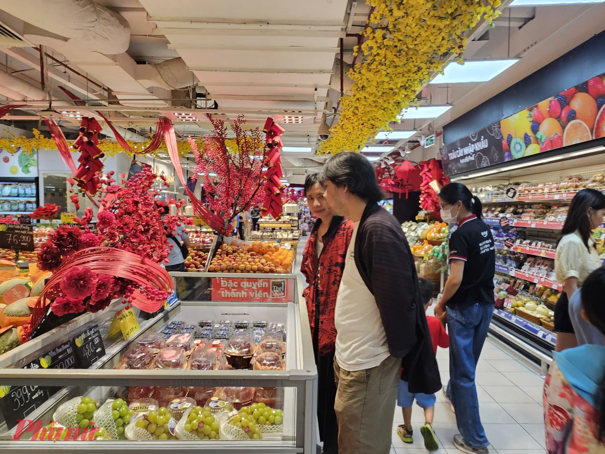 Trong khi đó, tại Top martket Thảo Điền, lượng khách lại khá vắng