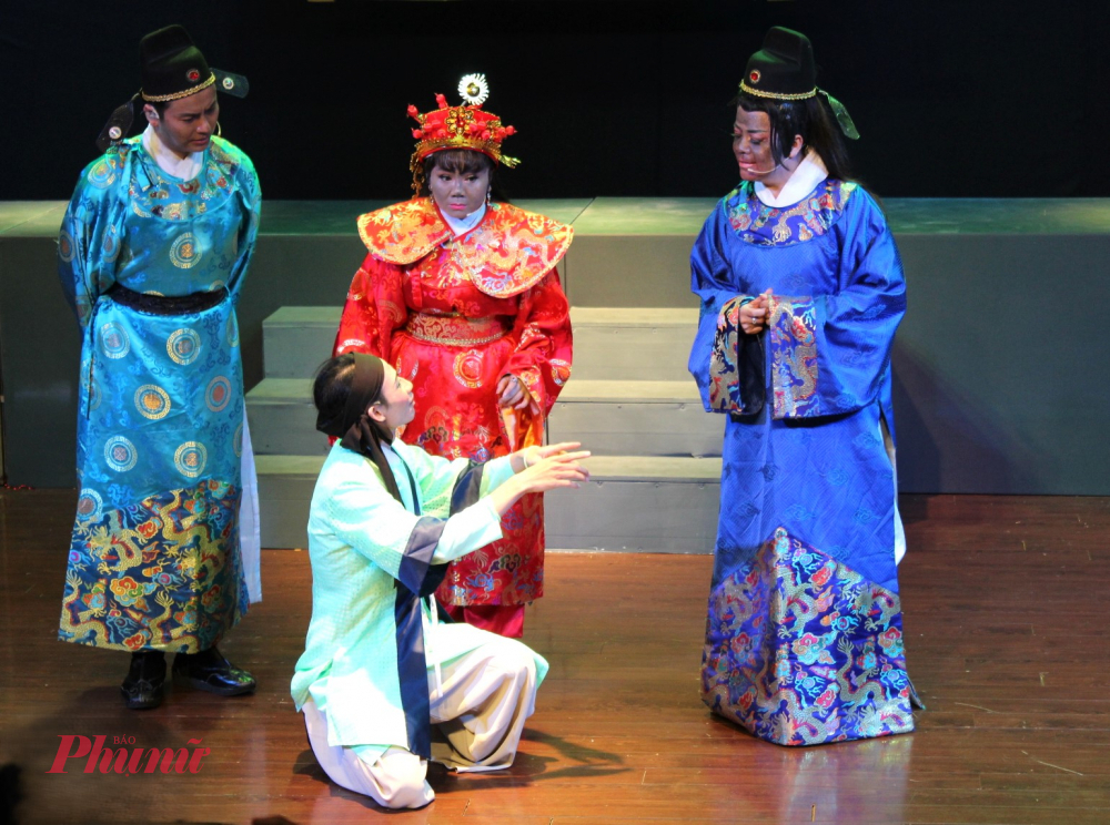 Nhị hồ điệp hiệp nhất hoa sẽ ra mắt đúng ngày đưa ông Táo về trời - Ảnh: Ngọc Tuyết