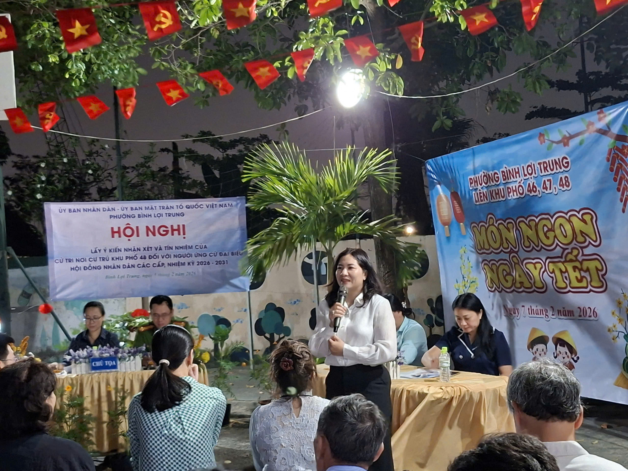 Bà Nguyễn Thị Ngọc Linh phát biểu Hội nghị lấy ý kiến nhận xét và tín nhiệm của cử tri nơi cư trú