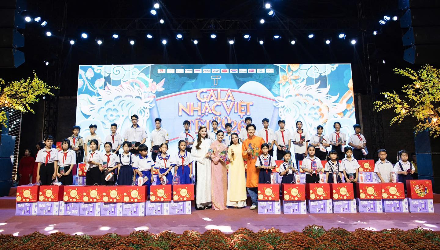 500 em nhỏ nhận quà Tết sớm từ Gala nhạc Việt vào tối 9/2, tại TPHCM