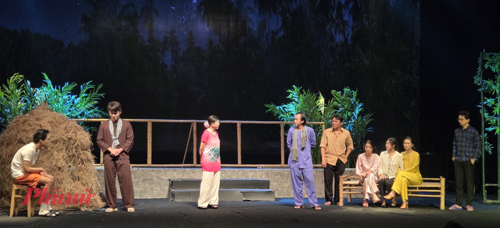 Mô - típ hàng xóm/sui gia khắc khẩu