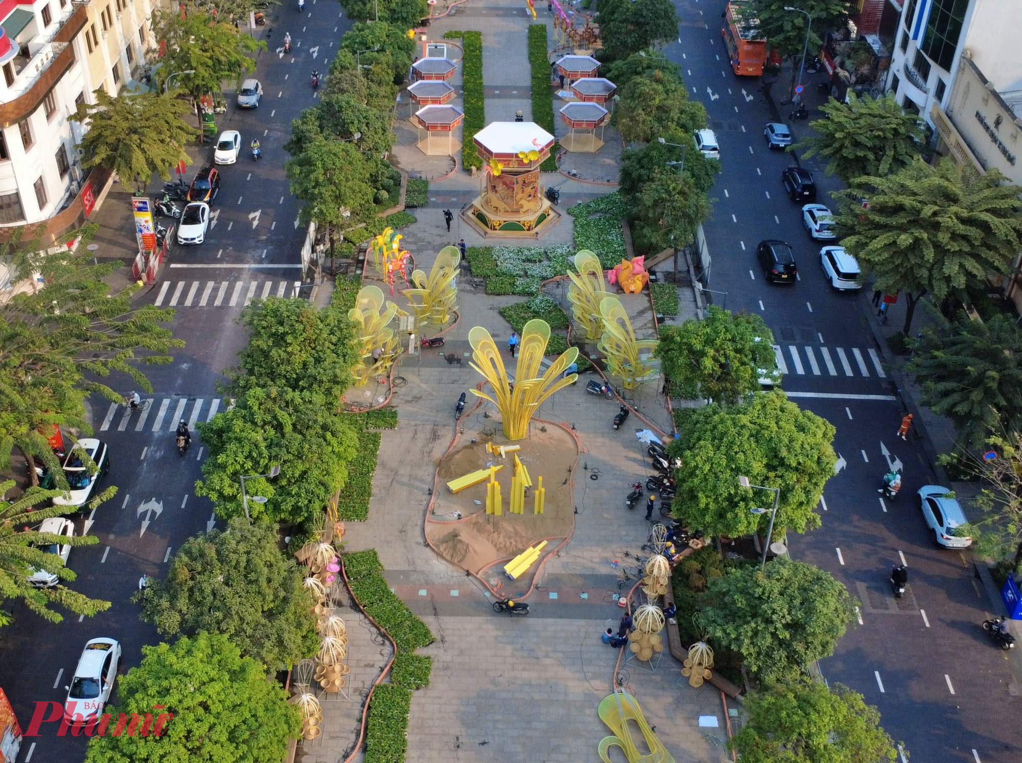 Các đại cảnh như chiếc đèn kéo quân, Bên cạnh đó, cụm đại cảnh “Lý ngựa ô” cũng đang dần hoàn thiện, lấy cảm hứng từ làn điệu dân ca Nam Bộ quen thuộc. 