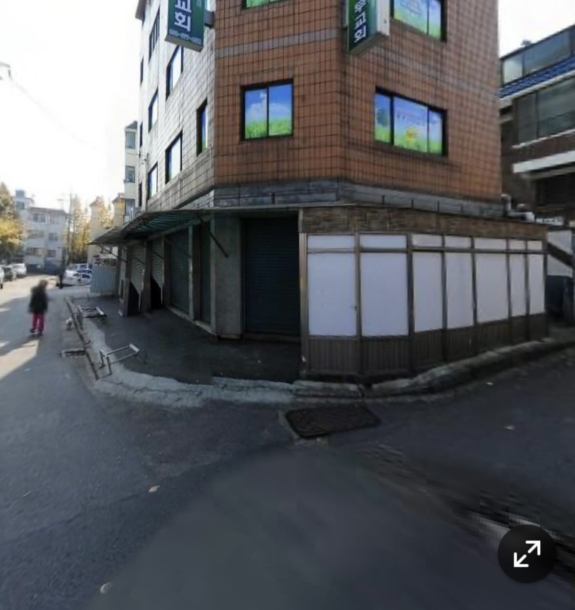 Tài khoản going.kim.vn chia sẻ hình ảnh ngôi nhà kèm câu chuyện tuổi thơ