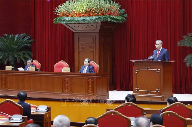 Tổng Bí thư Tô Lâm phát biểu tại cuộc gặp mặt thành viên Tiểu ban chuẩn bị Đại hội XIV của Đảng và Ban Chỉ đạo Tổng kết 40 năm đổi mới. Ảnh: Thống Nhất/TTXVN