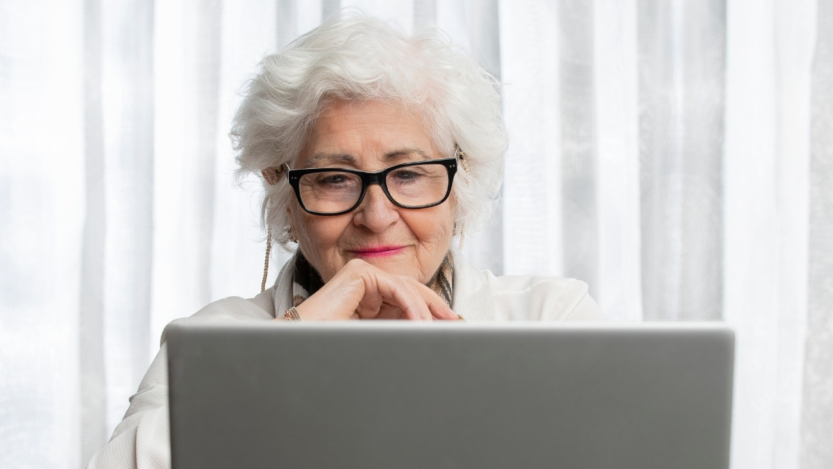 Việc luyện tập tốc độ phản ứng dường như ảnh hưởng đến khả năng kết nối của não bộ và làm giảm nguy cơ sa sút trí tuệ - Ảnh: Canva